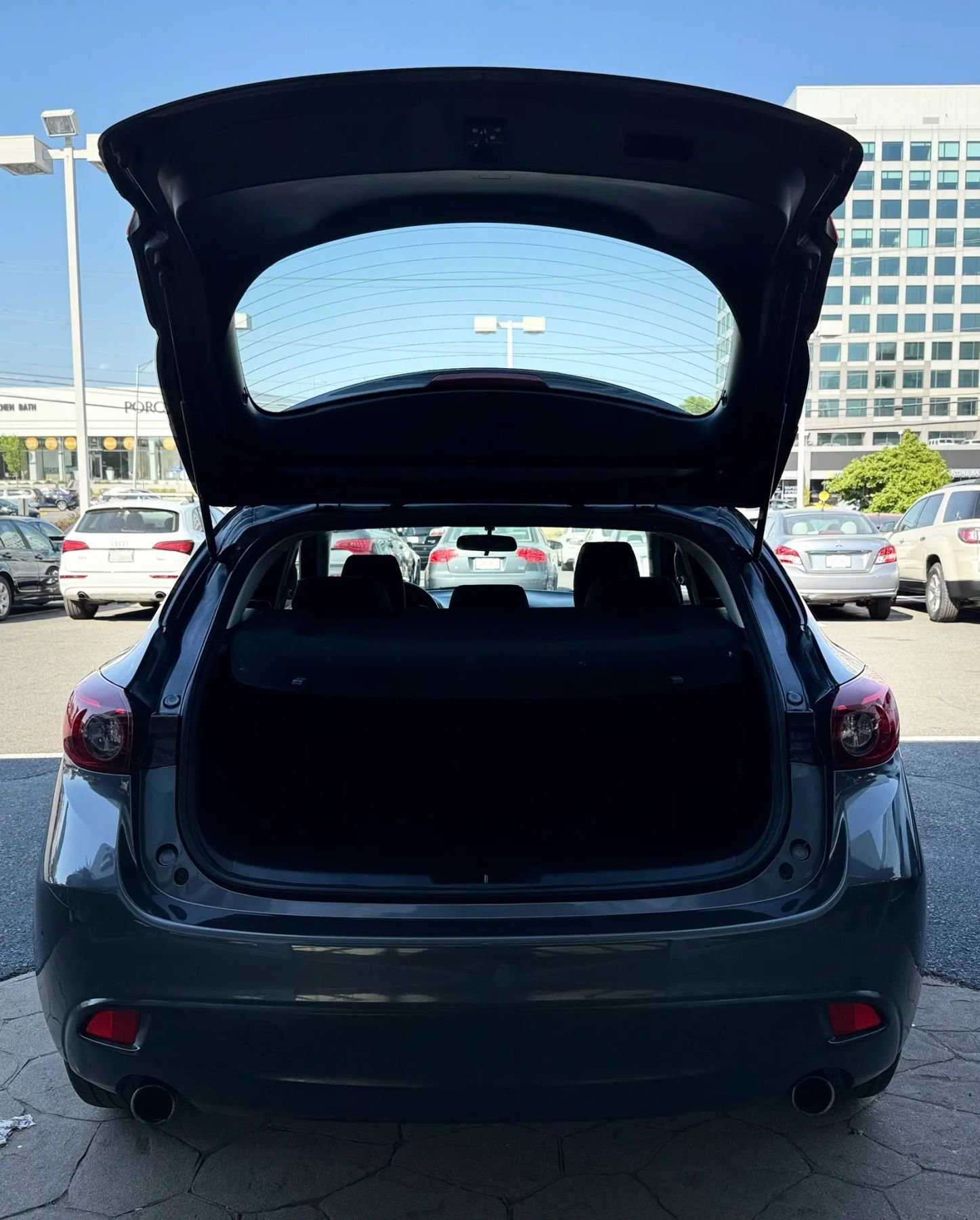 Used 2014 MAZDA MAZDA3 i Sport image 32