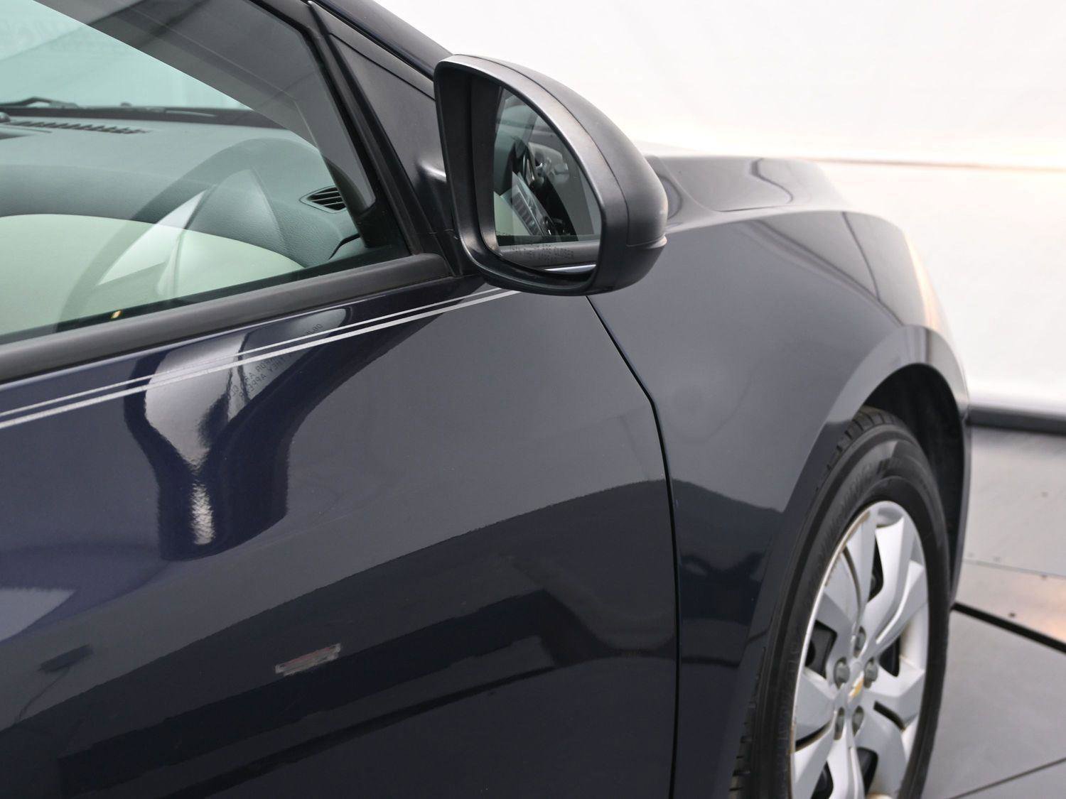 Used 2014 Chevrolet Cruze LS image 12