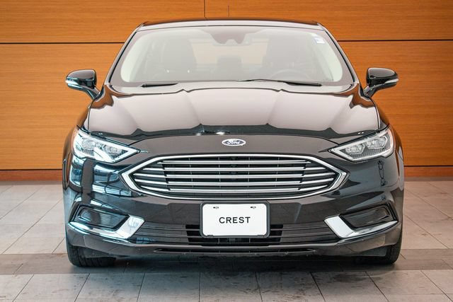 Used 2018 Ford Fusion SE w/ Fusion SE Technology Package FWD image 2