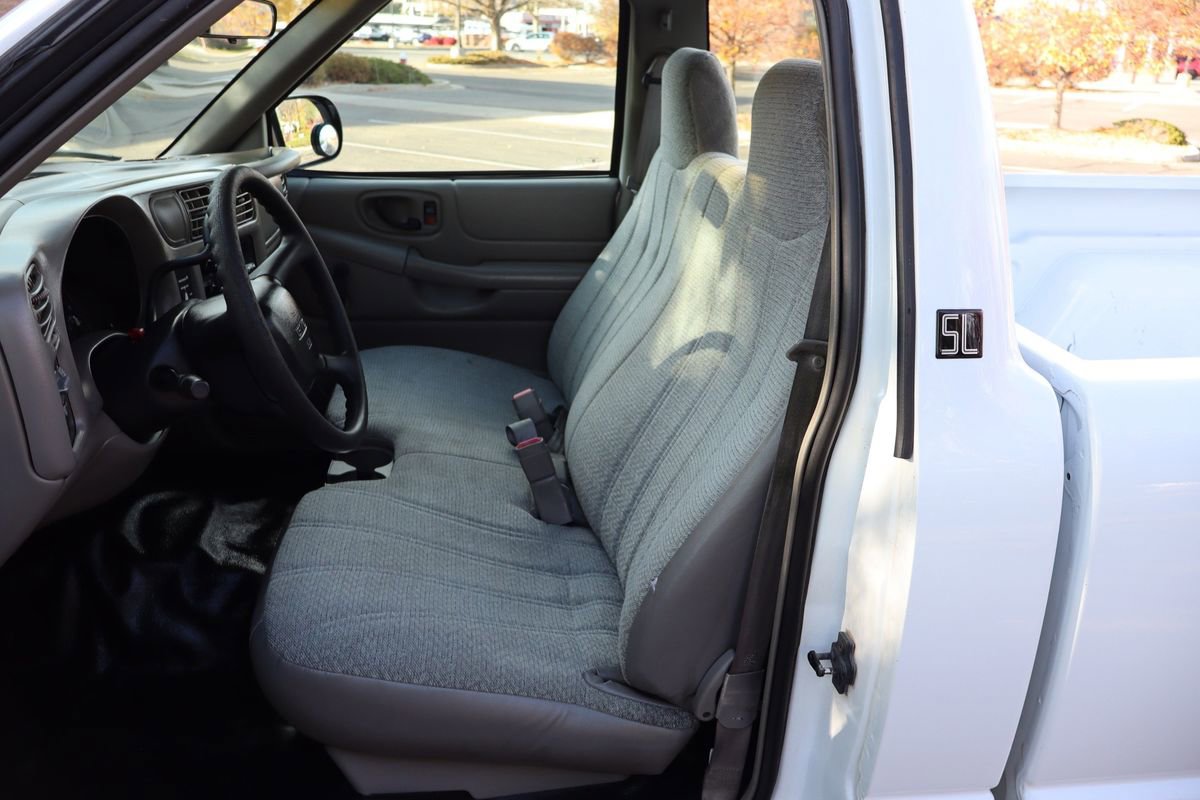 Used 2000 GMC Sonoma SL w/ Cold-Climate Pkg image 19