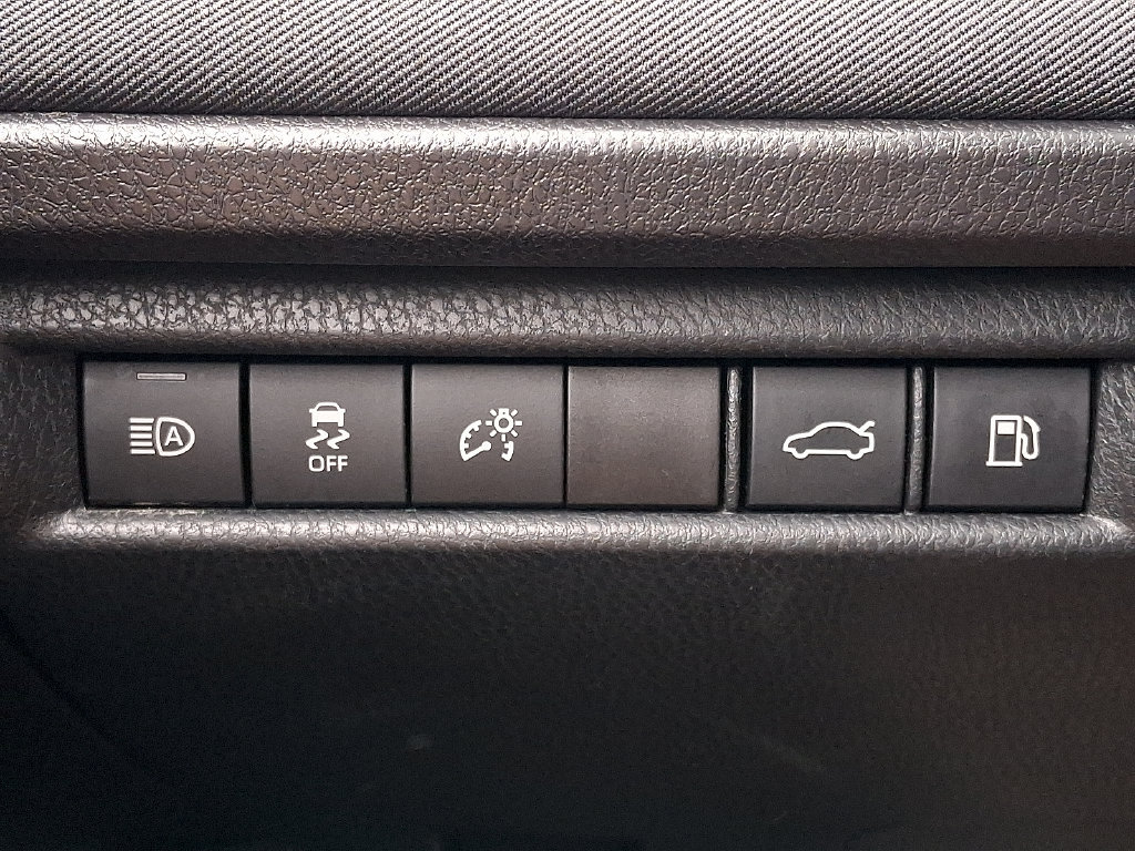 Used 2025 Toyota Camry LE FWD image 25