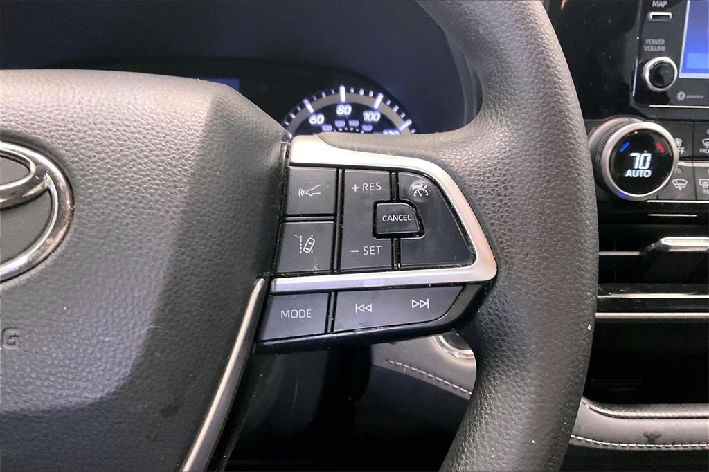 Used 2022 Toyota Highlander L image 16