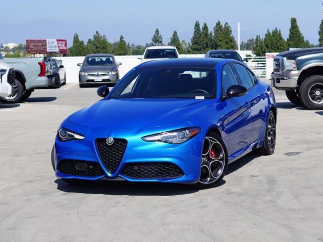 Used 2023 Alfa Romeo Giulia Veloce RWD image 5