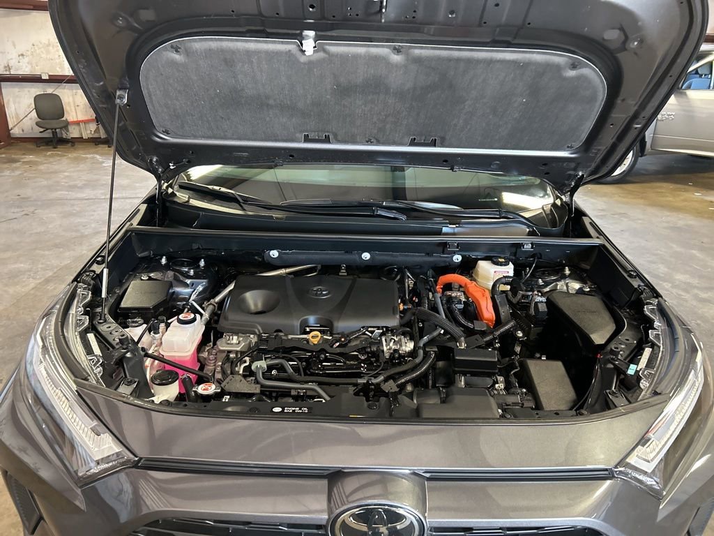Used 2025 Toyota RAV4 XLE image 11