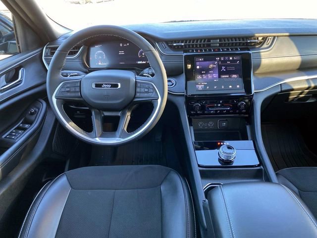 Used 2024 Jeep Grand Cherokee L Altitude image 10