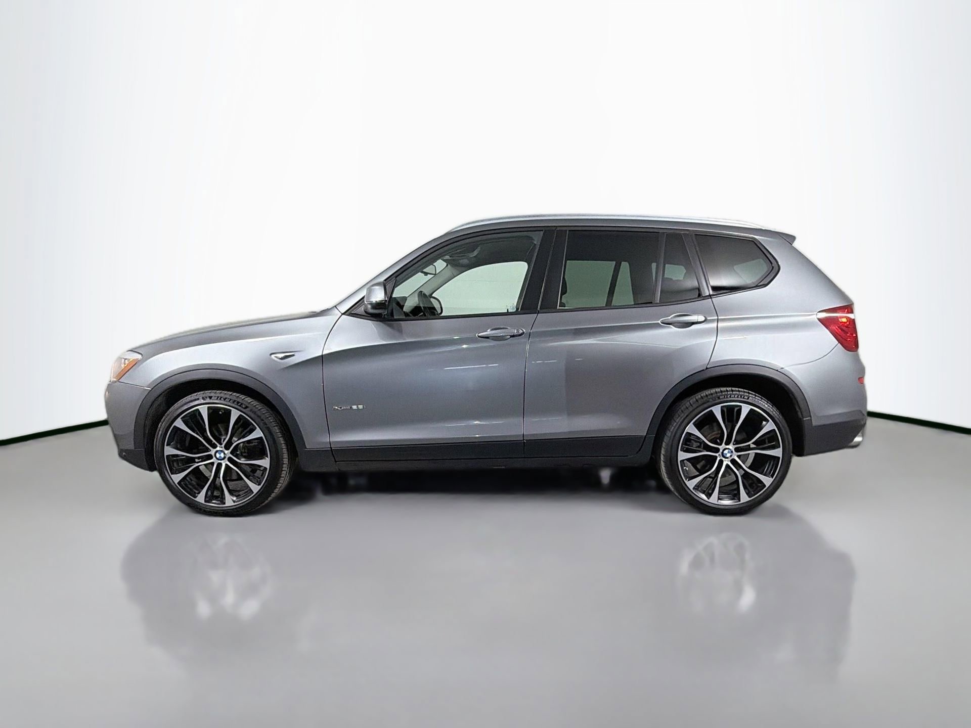 Used 2017 BMW X3 xDrive28i image 9