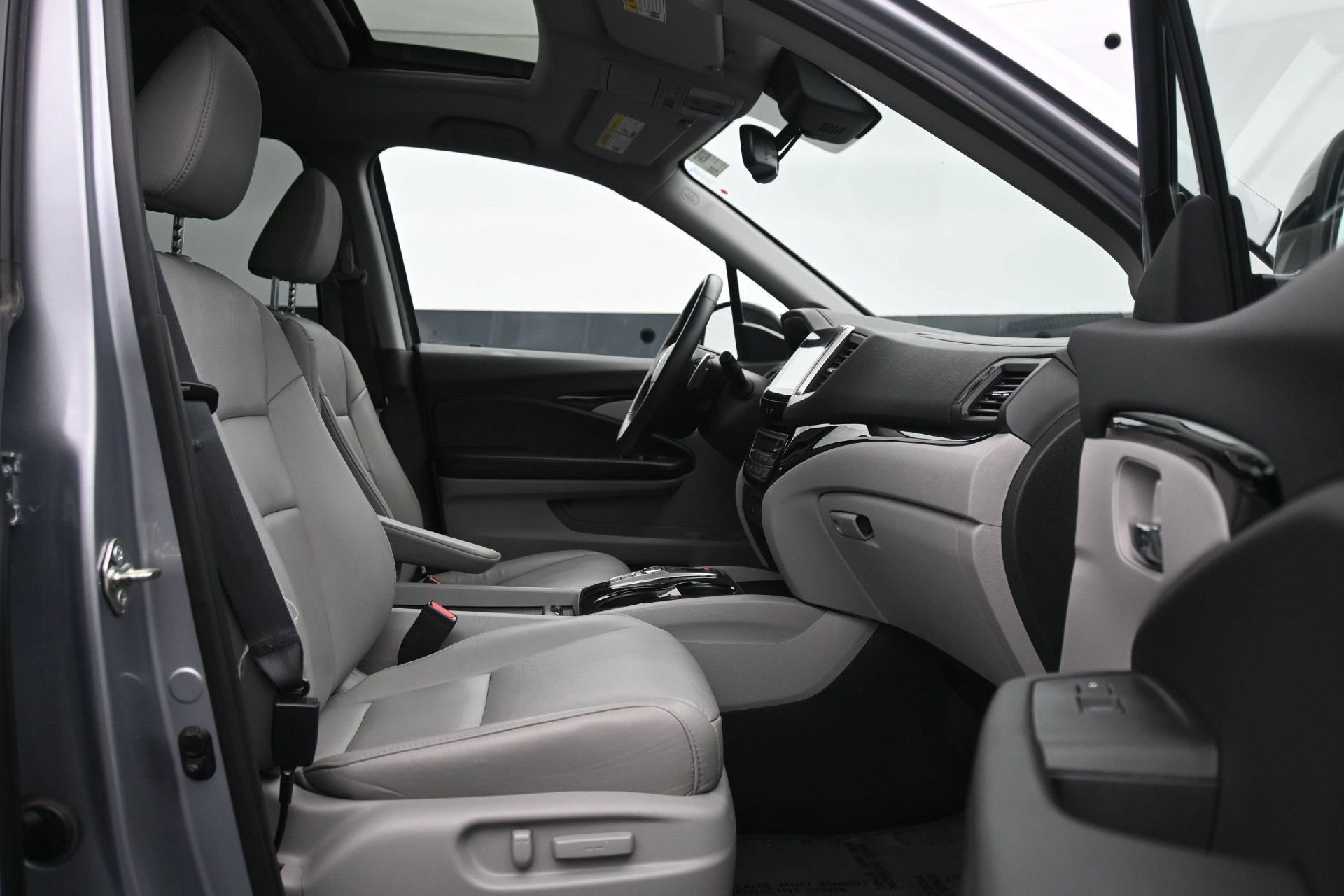 Used 2017 Honda Pilot Touring image 13