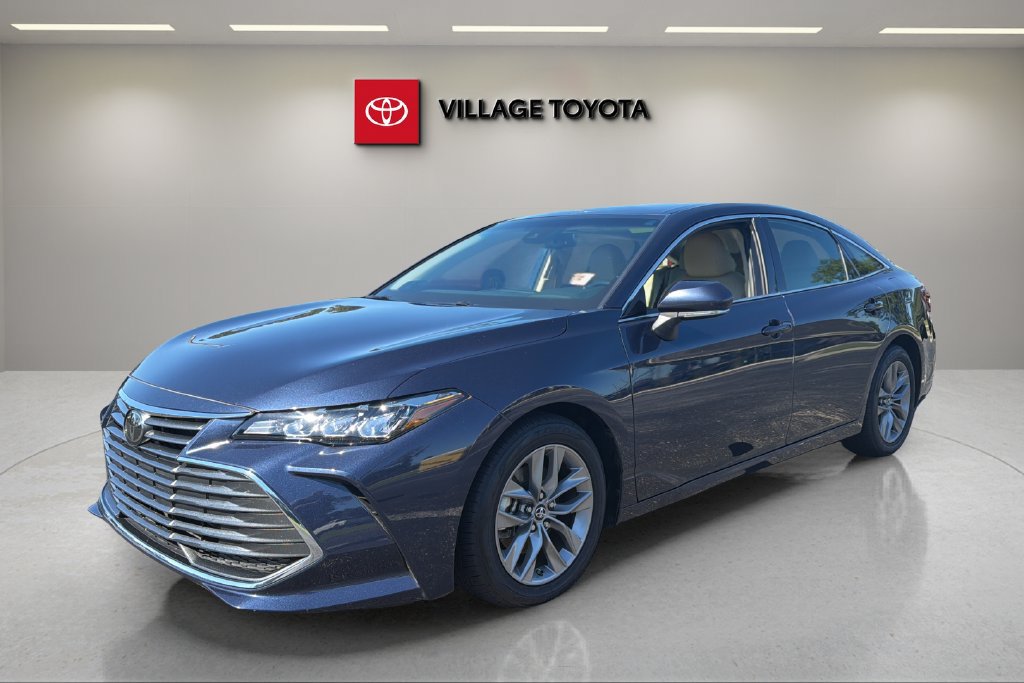 Certified 2019 Toyota Avalon XLE w/ Moonroof Package