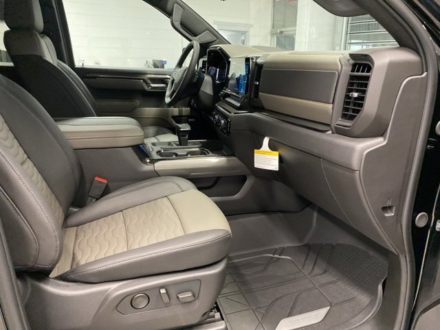 New 2026 Chevrolet Silverado 1500 ZR2 image 36