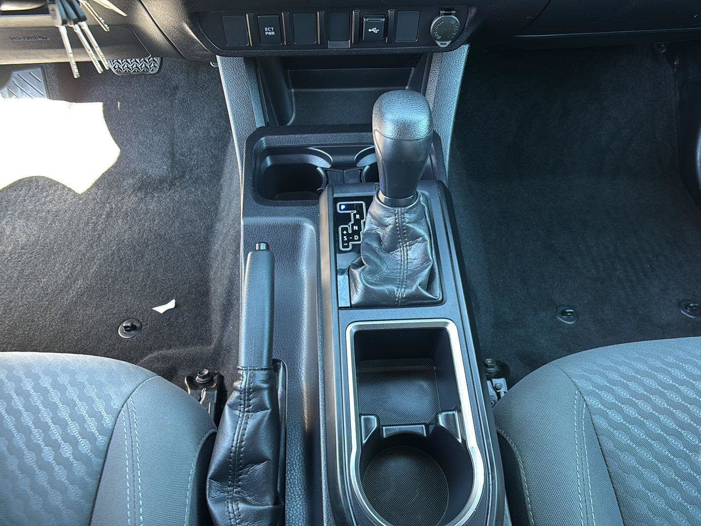 Used 2021 Toyota Tacoma SR RWD image 31