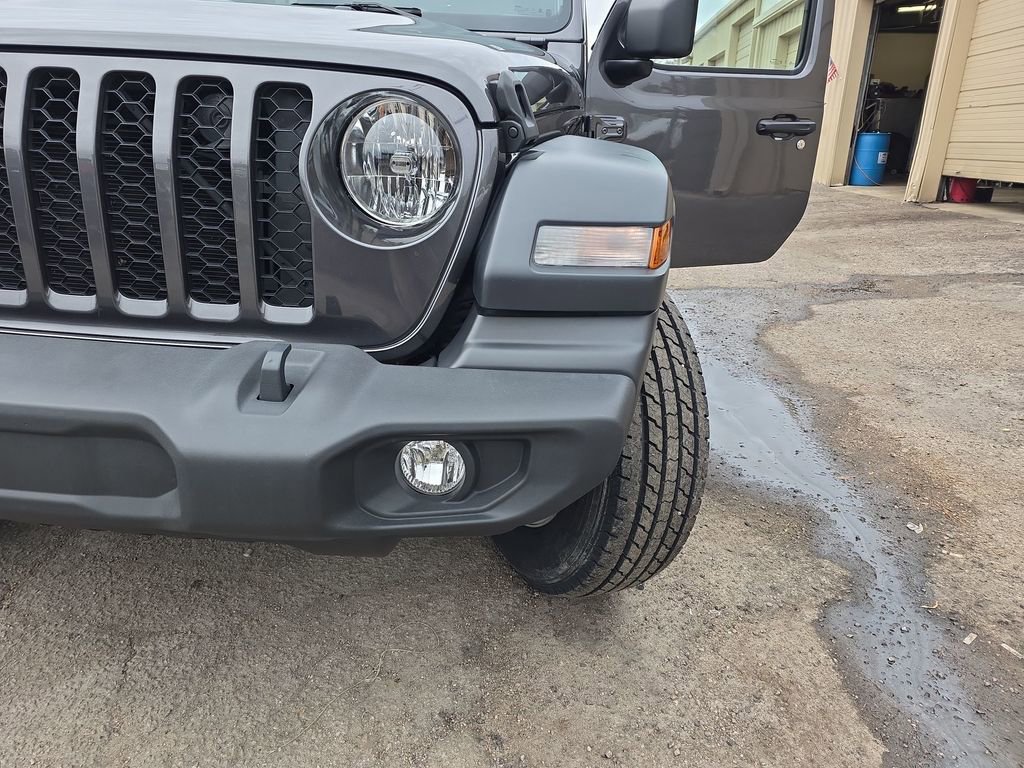 Used 2024 Jeep Wrangler Sport S image 39