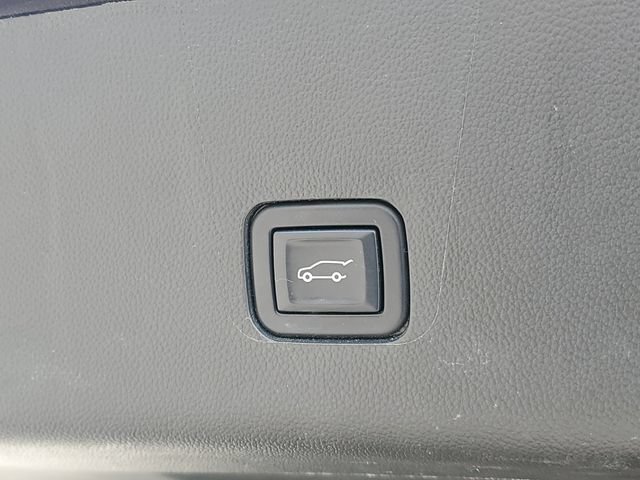 Certified 2022 Chevrolet Traverse Premier w/ LPO, Floor Liner Package FWD image 8