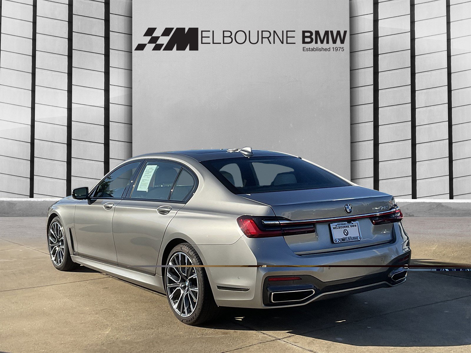 Used 2020 BMW 740i w/ M Sport Package RWD image 6