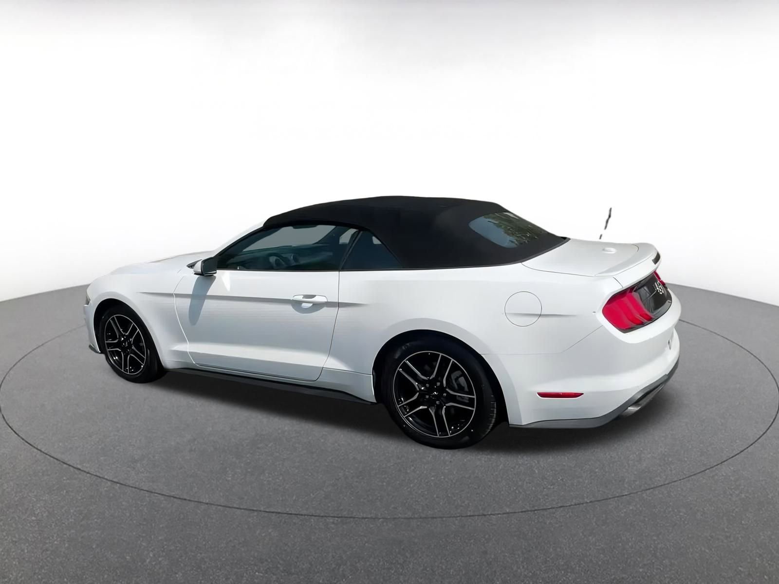 Used 2023 Ford Mustang Premium image 10