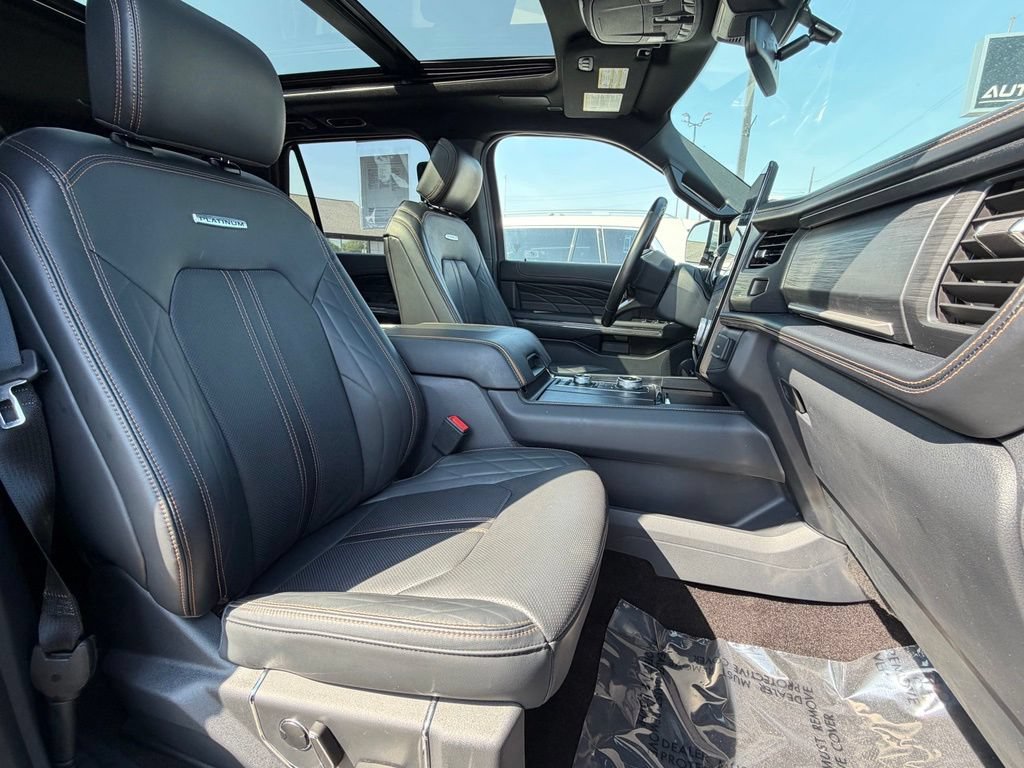 Used 2023 Ford Expedition Platinum AWD/4WD image 36