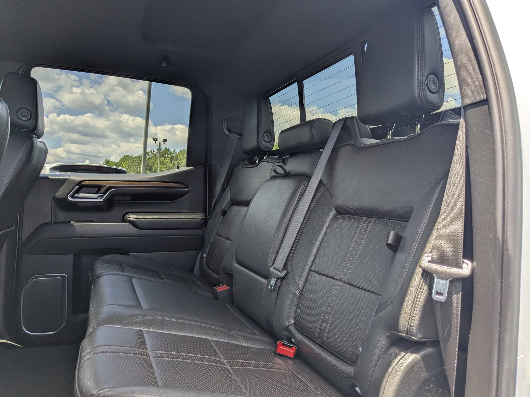 Used 2023 Chevrolet Silverado 1500 High Country AWD/4WD image 25