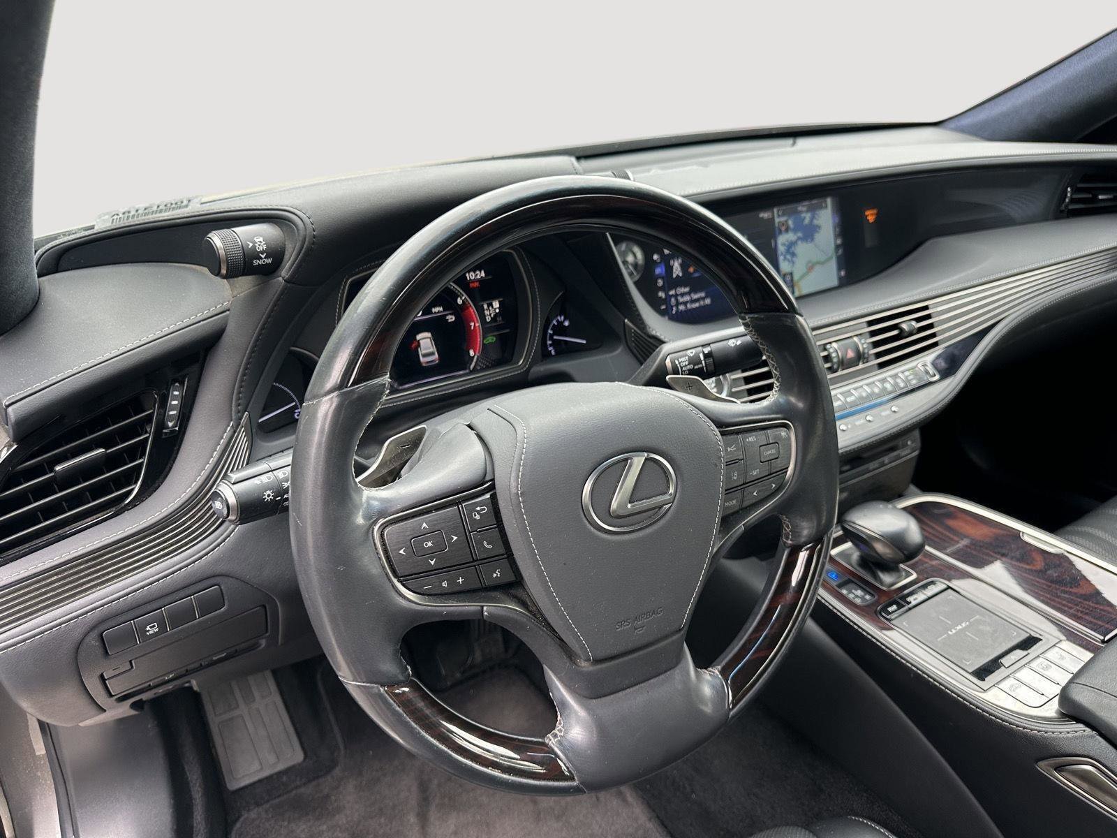 Used 2018 Lexus LS 500 w/ Interior Upgrade Package RWD image 11