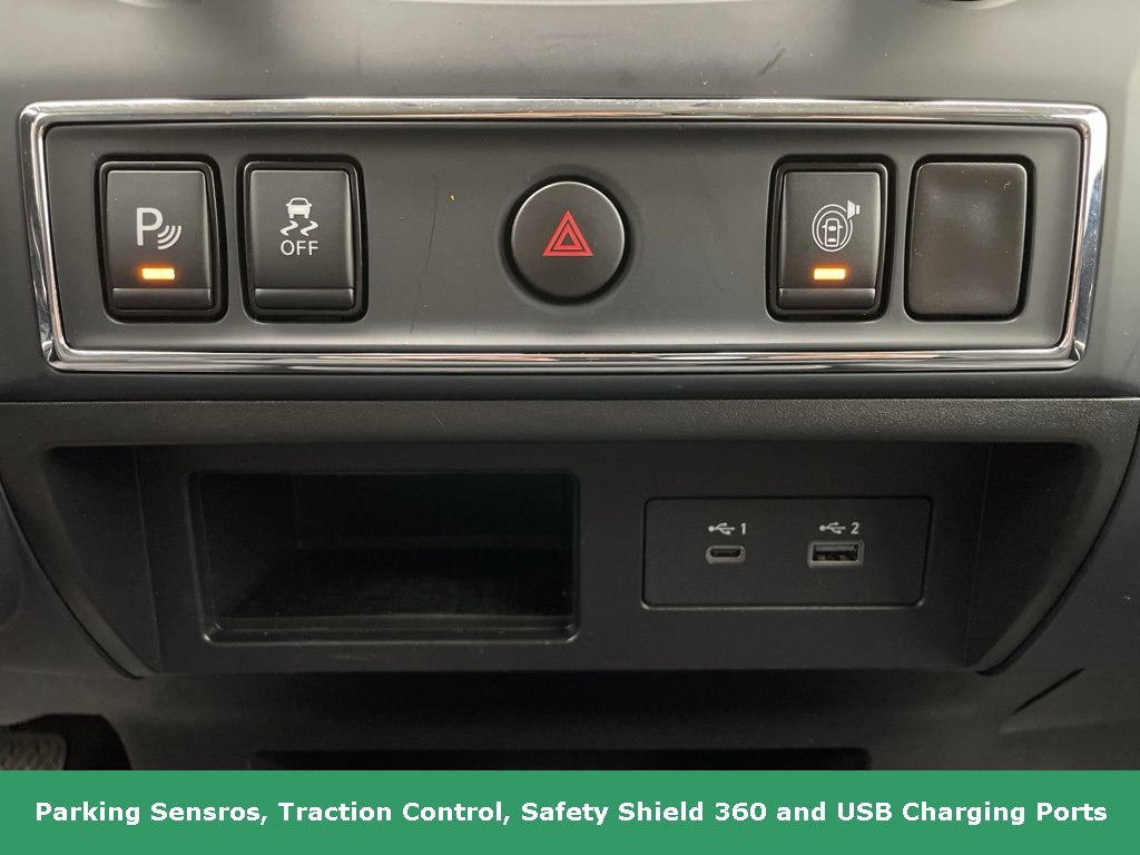 Used 2024 Nissan Titan SV image 35