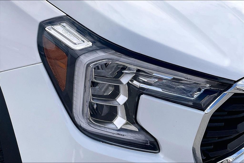 Used 2024 GMC Terrain SLE image 26