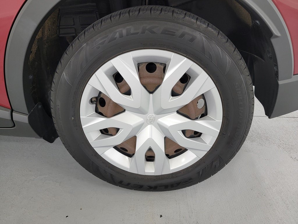 Used 2019 Toyota C-HR LE FWD image 11