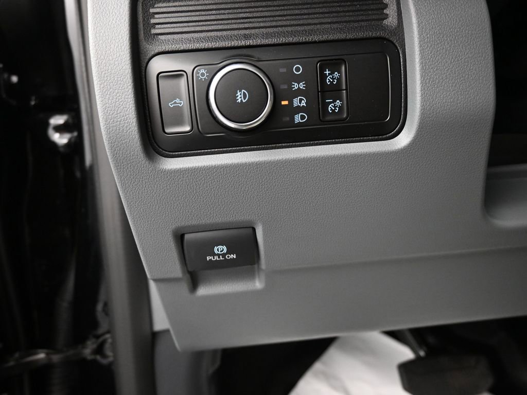 New 2025 Ford F250 XLT w/ 360-Degree Camera Package image 37