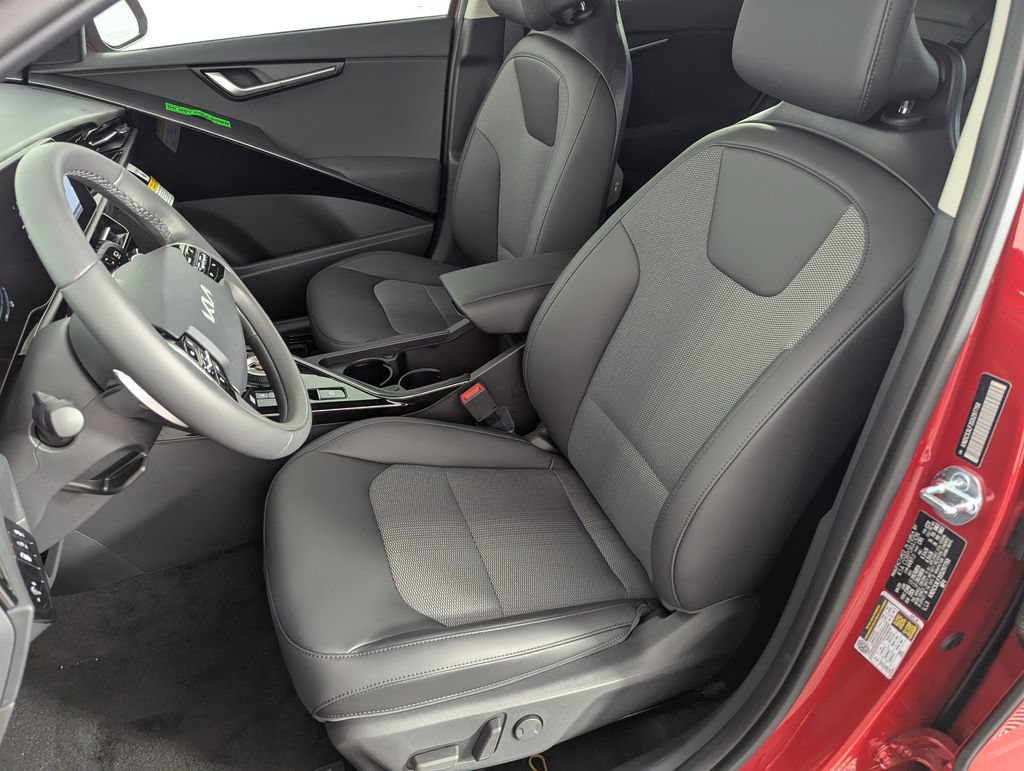 New 2025 Kia Niro EX w/ EX Cold Weather Package FWD image 12