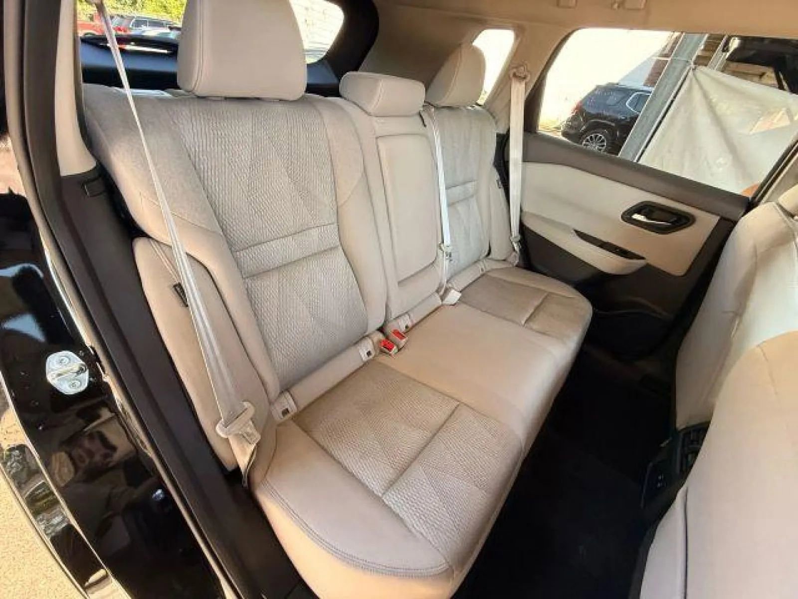 Used 2025 Nissan Rogue SV image 21