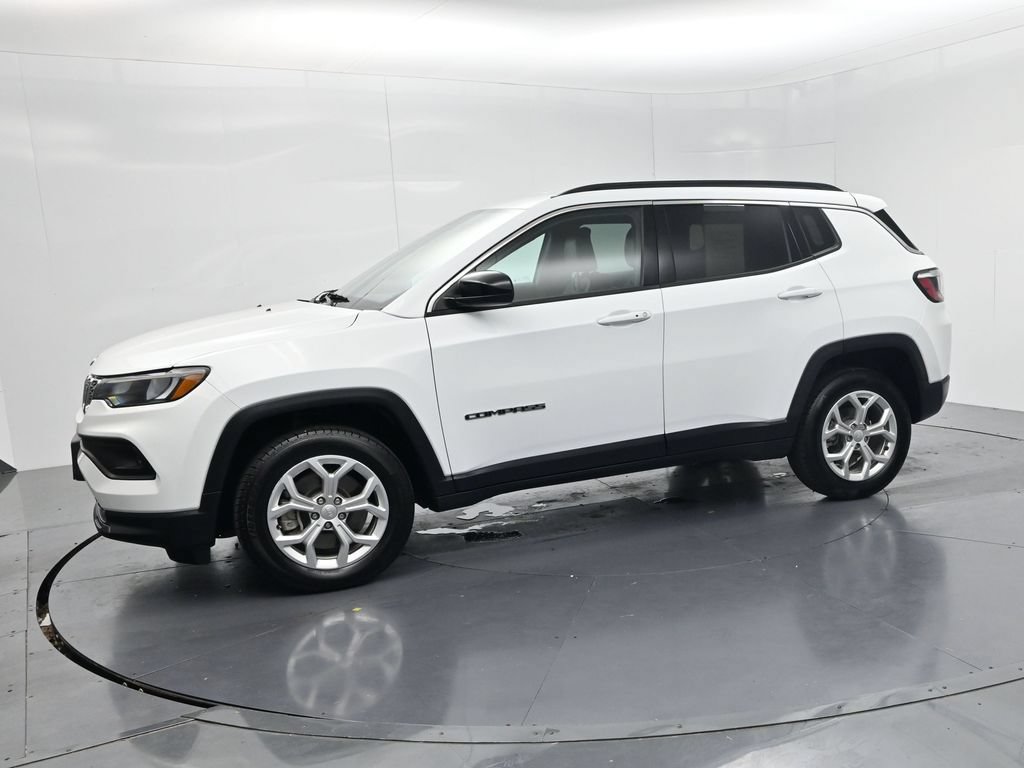 Used 2024 Jeep Compass Latitude AWD/4WD image 4