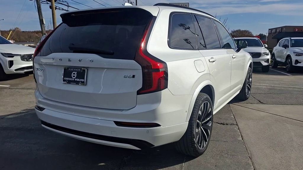 New 2026 Volvo XC90 B6 Ultra w/ Lounge Package image 8