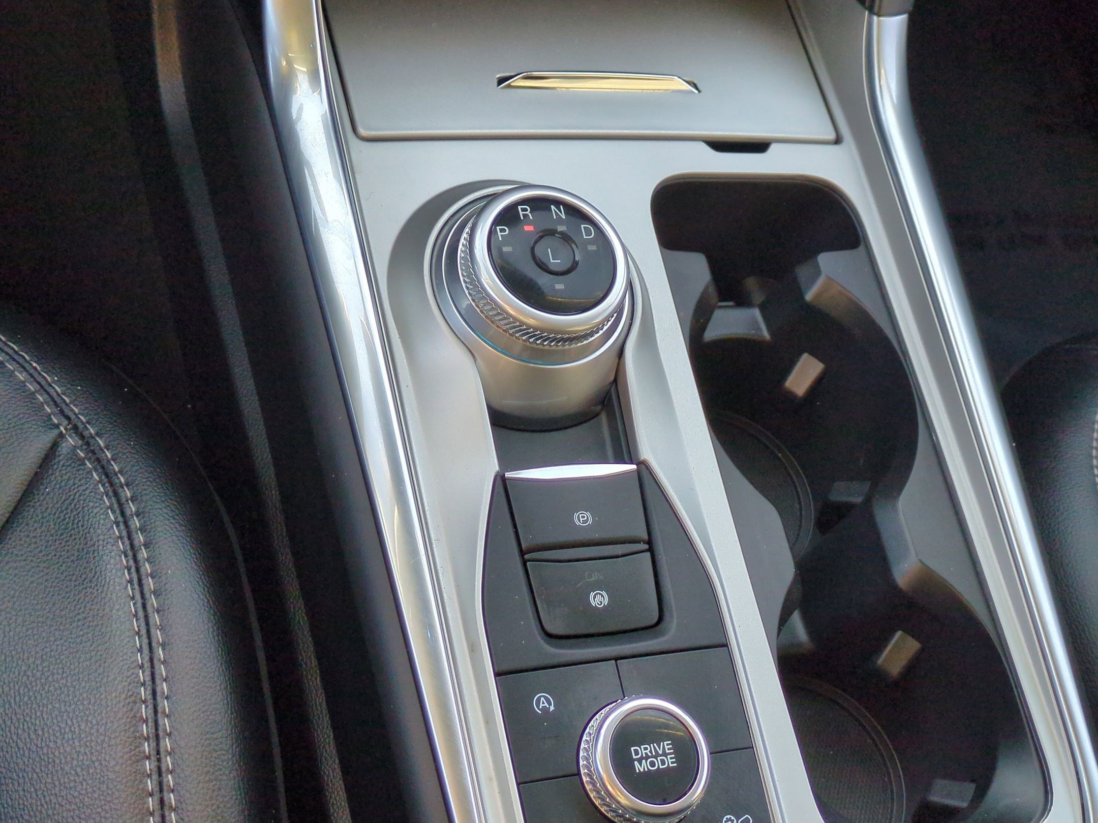 Used 2023 Ford Explorer Limited w/ Limited Technology Package image 27