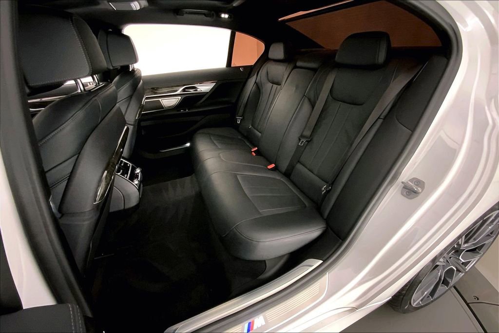 Used 2020 BMW 740i xDrive w/ M Sport Package image 14
