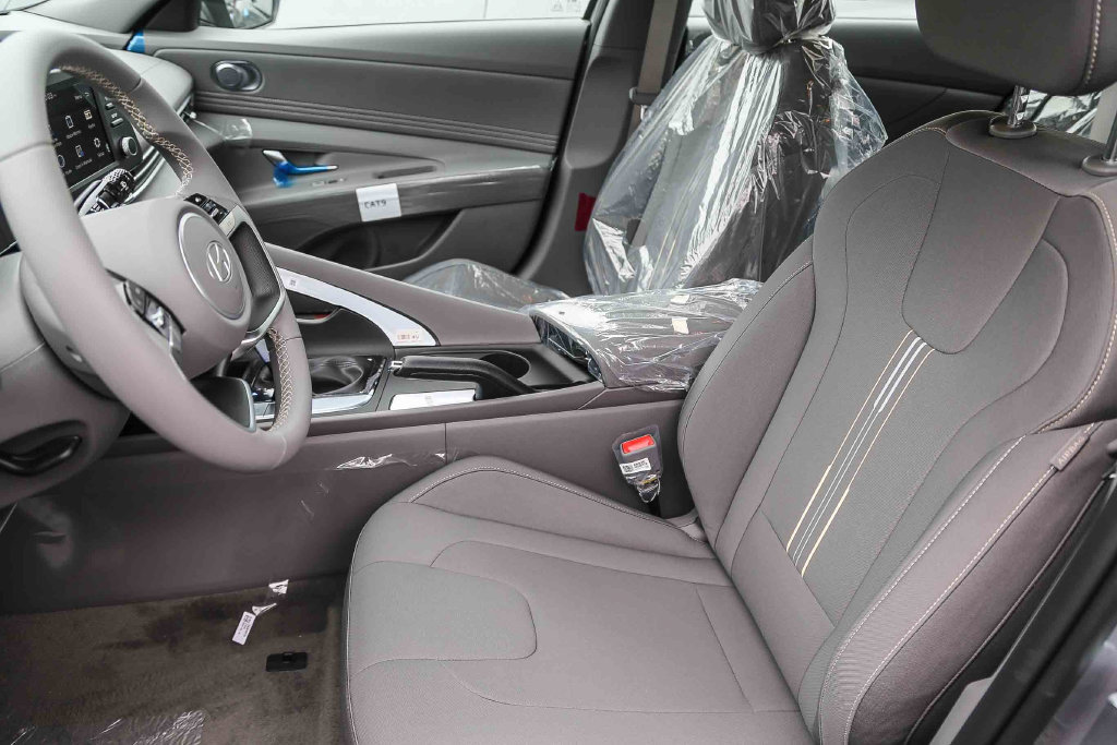 Certified 2026 Hyundai Elantra Sport FWD image 14