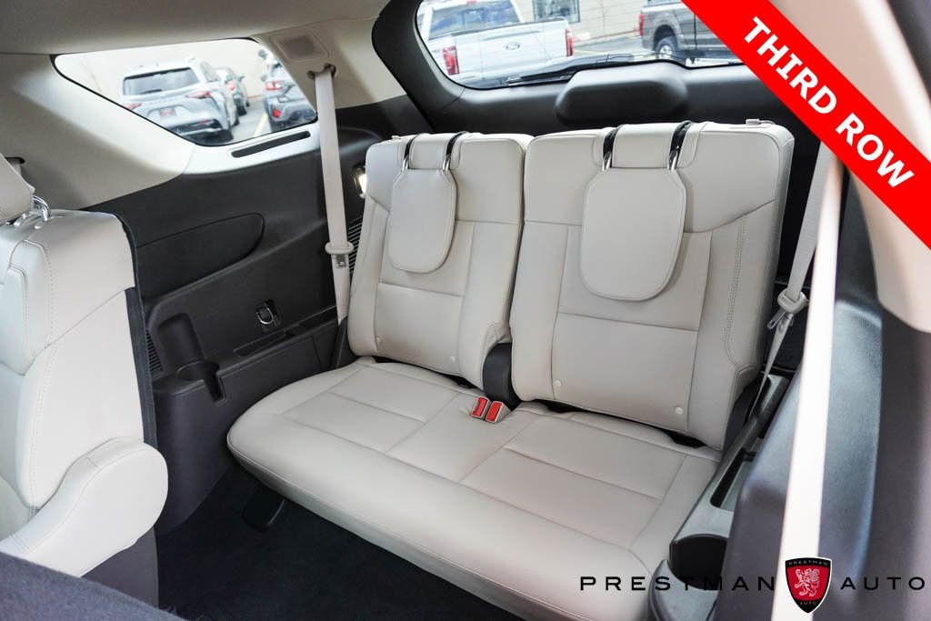 Used 2022 Ford Explorer Platinum w/ Equipment Group 601A image 4