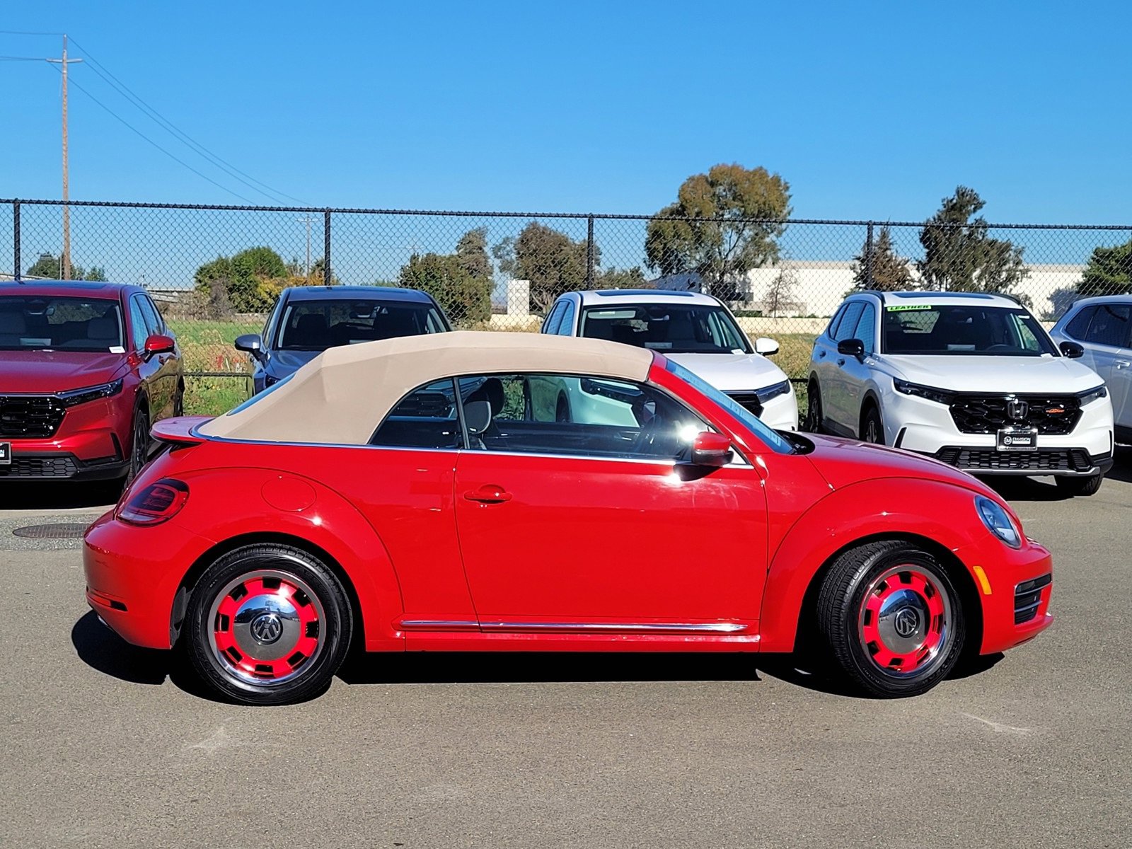 Used 2018 Volkswagen Beetle 2.0T S image 4