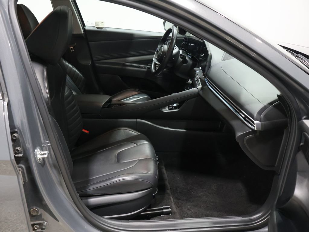 Used 2024 Hyundai Elantra Limited image 24
