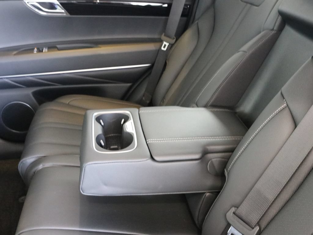 Used 2025 Genesis GV80 2.5T Standard AWD/4WD image 35