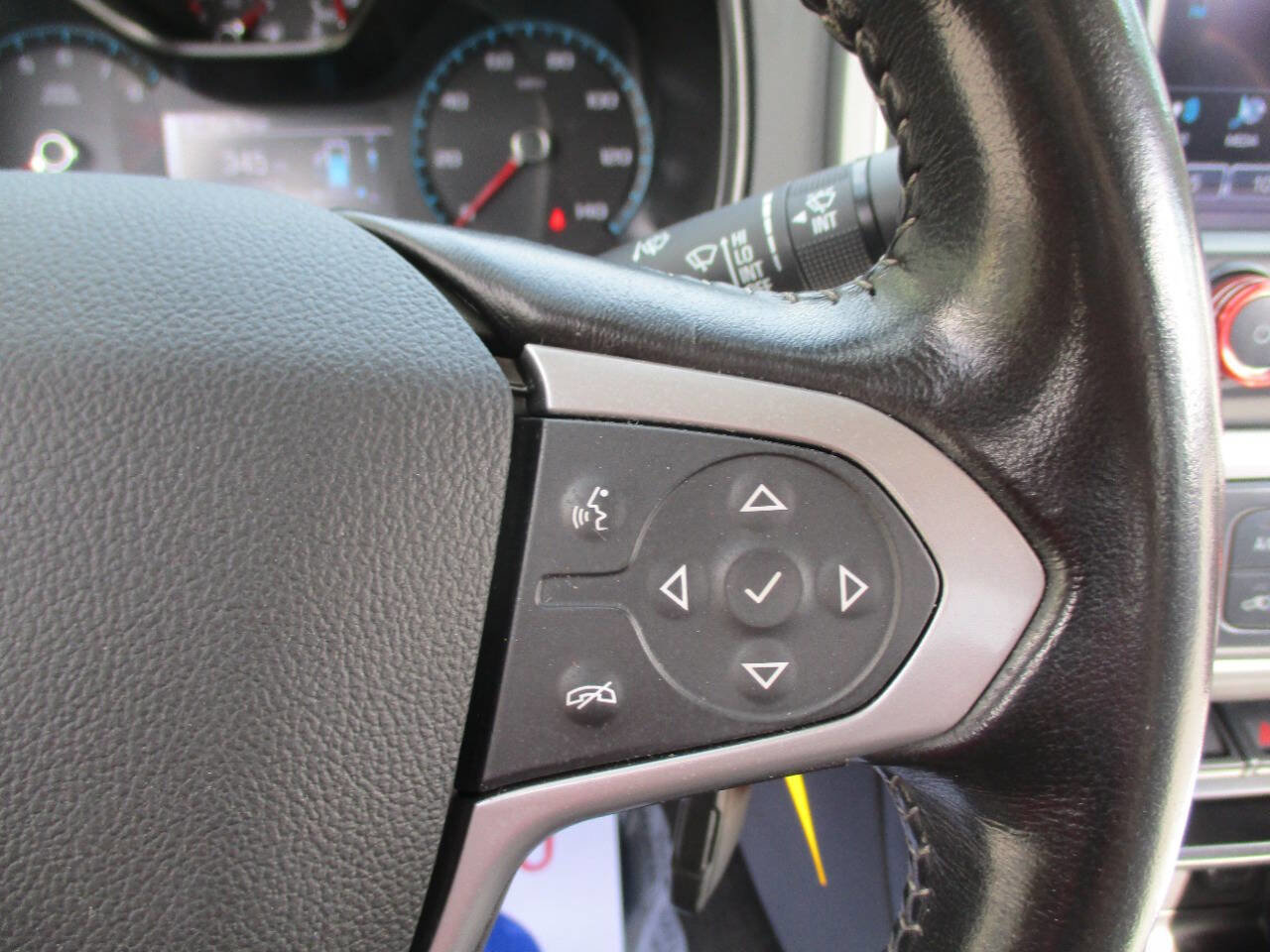 Used 2018 Chevrolet Colorado LT image 14