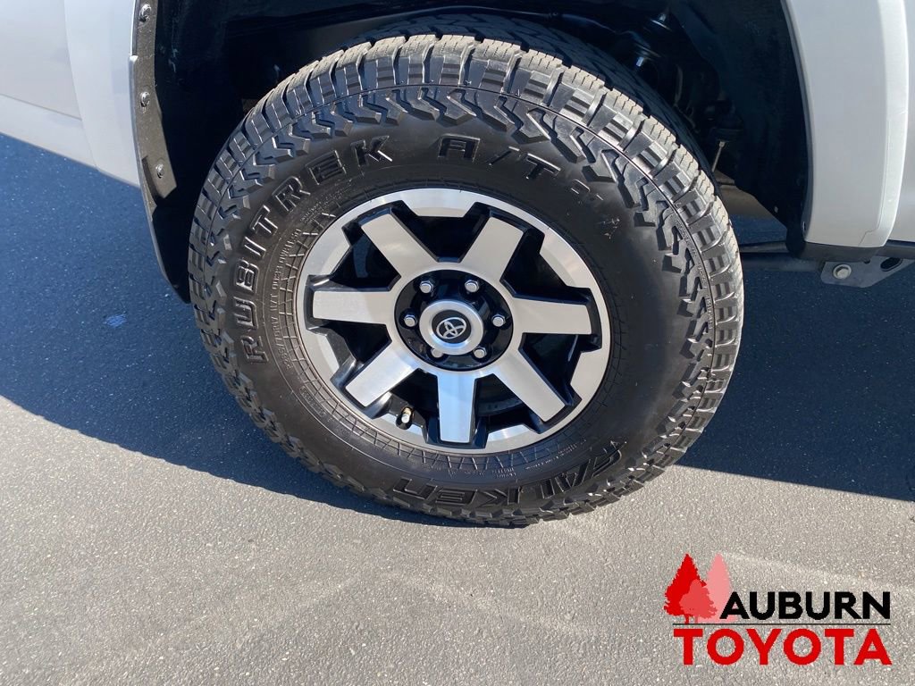 Used 2016 Toyota 4Runner SR5 AWD/4WD image 6