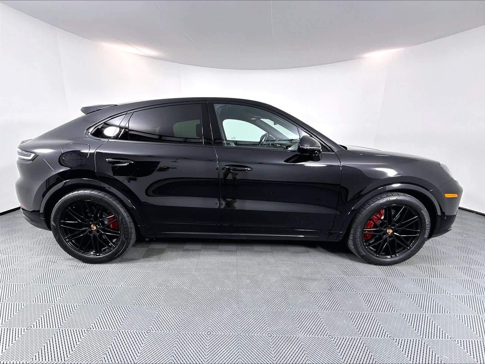 Certified 2026 Porsche Cayenne S AWD/4WD image 8
