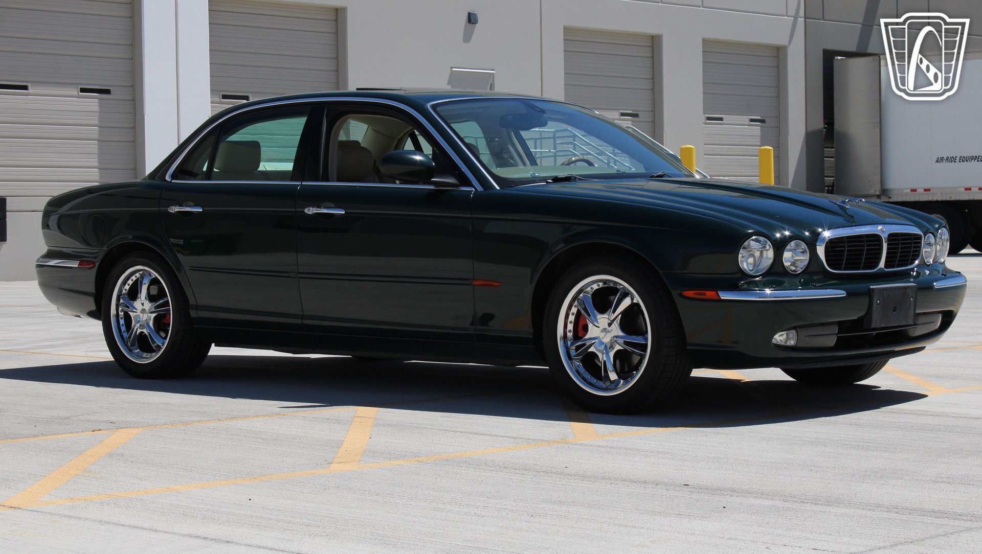 Used 2004 Jaguar XJ8 RWD image 4