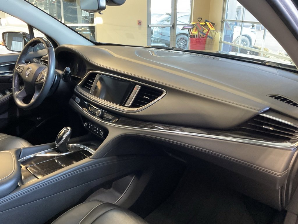 Used 2021 Buick Enclave Avenir w/ Avenir Technology Package image 18