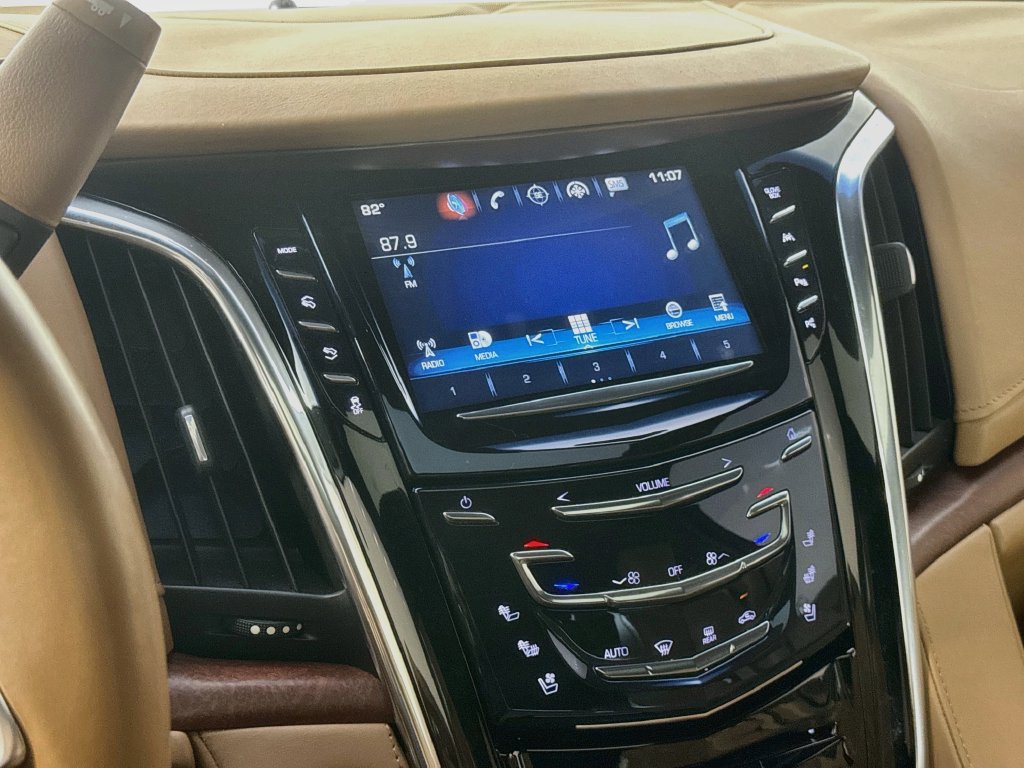Used 2017 Cadillac Escalade Platinum AWD/4WD image 18