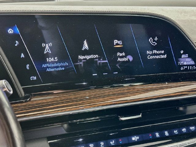 Used 2024 Cadillac Escalade ESV Luxury AWD/4WD image 19