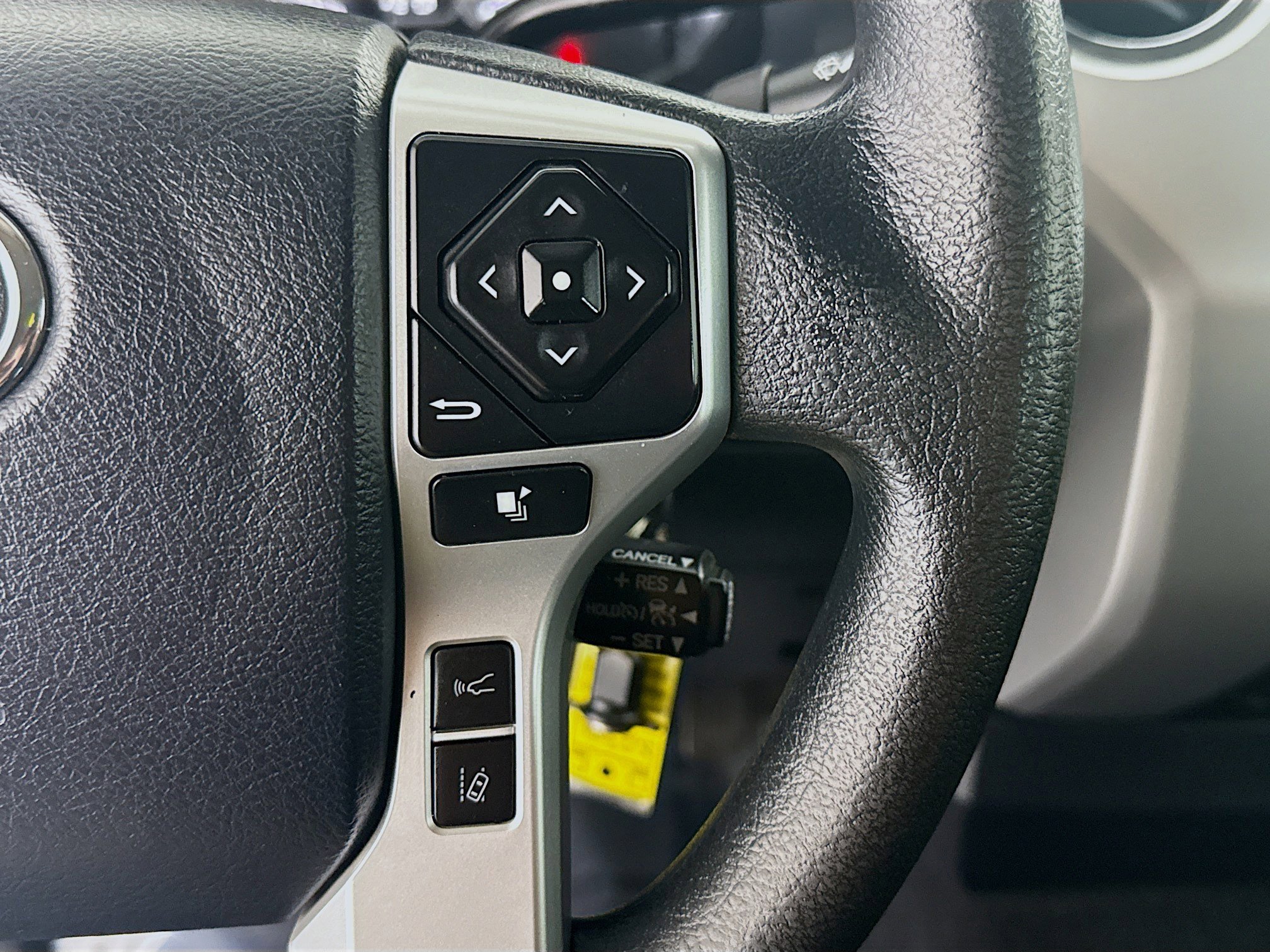 Used 2018 Toyota Tundra SR5 image 15