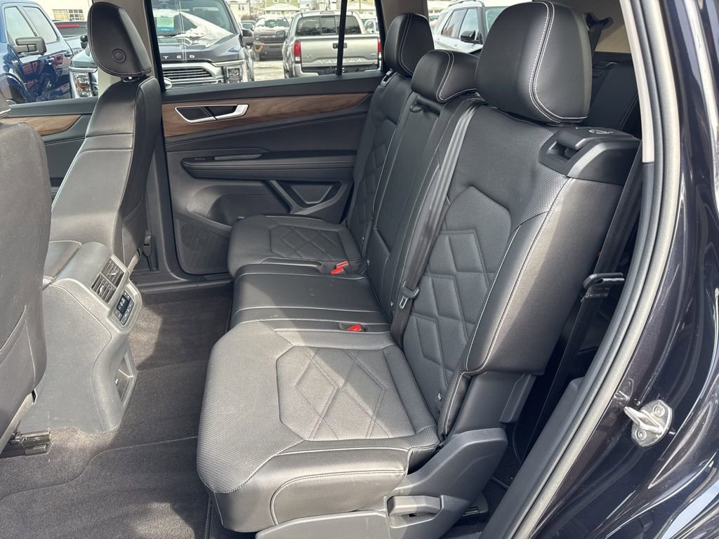 Used 2024 Volkswagen Atlas SE image 14