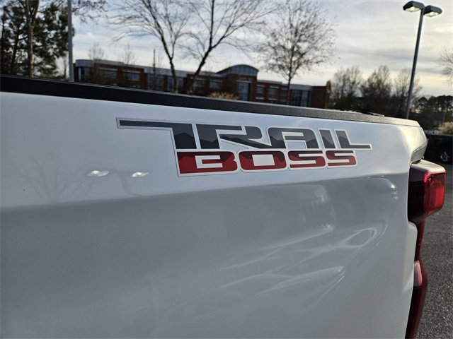 Used 2021 Chevrolet Silverado 1500 LT Trail Boss w/ Bed Protection Package image 11