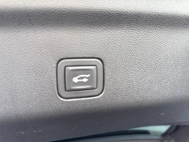 Certified 2024 Chevrolet Tahoe High Country AWD/4WD image 33
