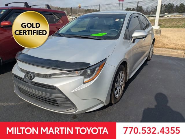 Used 2023 Toyota Corolla LE image 3