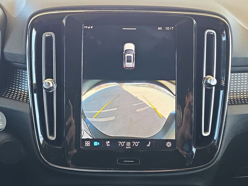 Used 2022 Volvo XC40 P8 Recharge Plus image 15