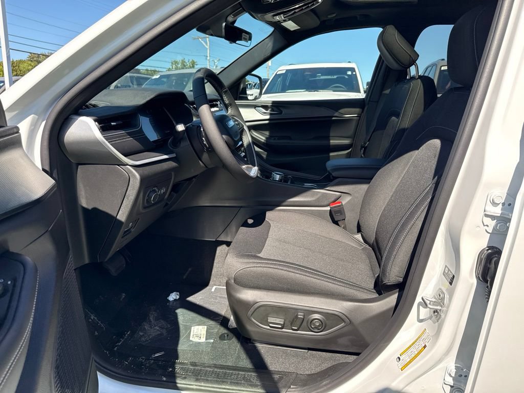 New 2027 Jeep Grand Cherokee Laredo X AWD/4WD image 17